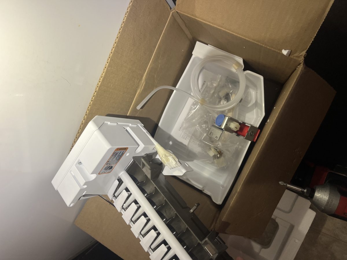 Refrigerator ice maker kit installation in South San Francisco