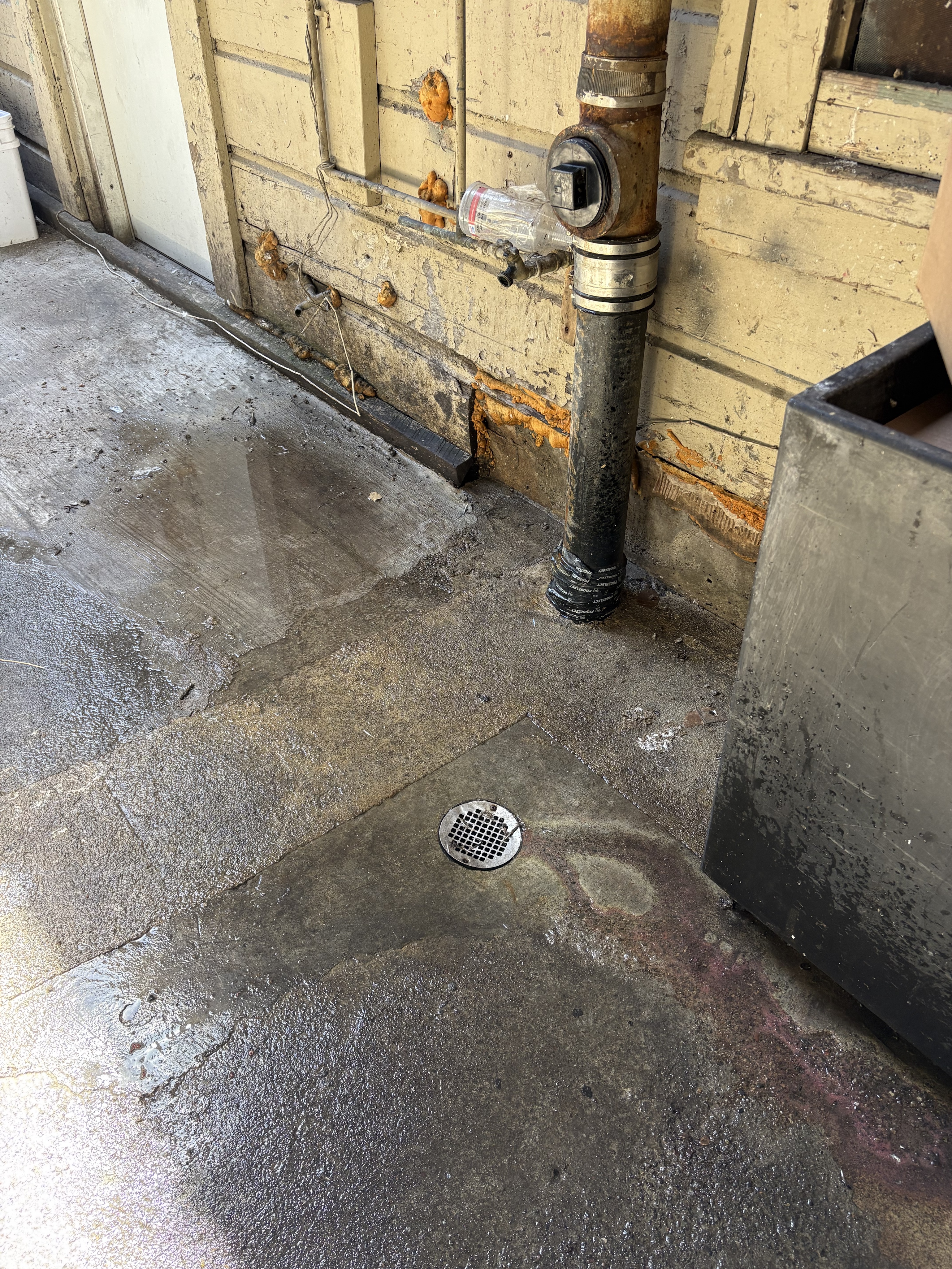 Testing plumbing connections for safe and reliable operation